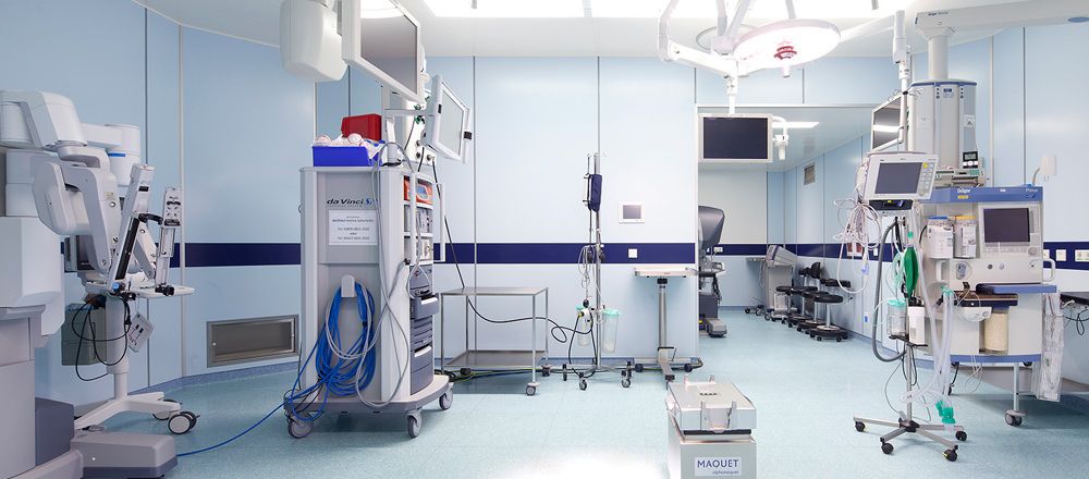 Die hochmoderne und innovative Medizintechnik setzt neue Maßstäbe bei der chirurgischen Präzision und der Schonung unserer Patientinnen und Patienten.